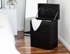 Laundry basket with cloth liner
