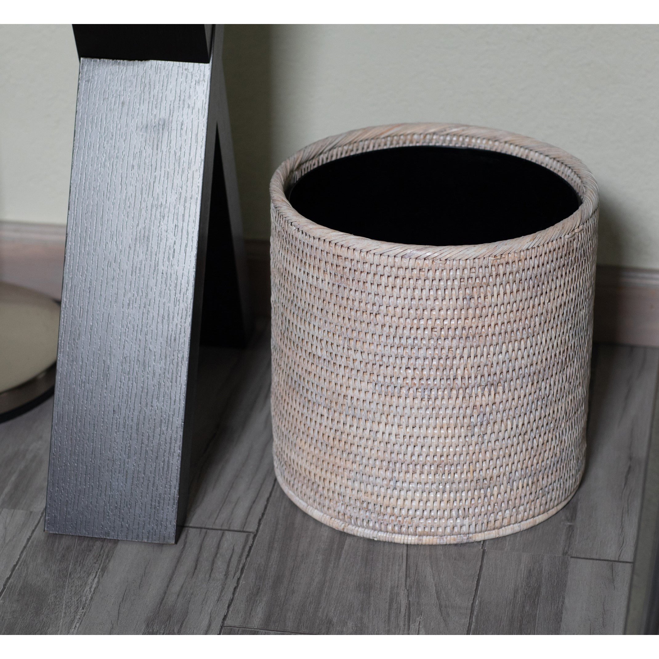 Round Waste Basket with Metal Liner