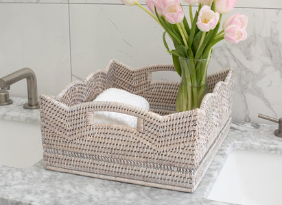 Scallop Shelf Basket White Wash